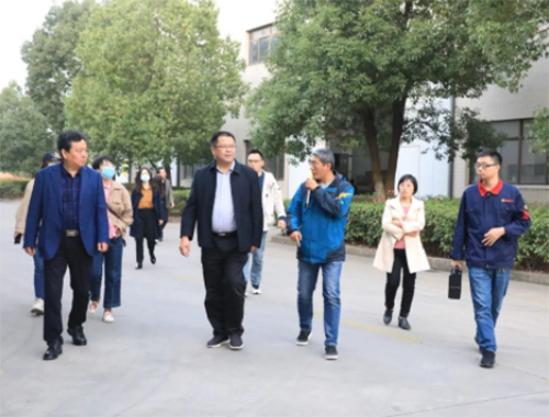 省发改委调研组莅临UED官网工厂调研